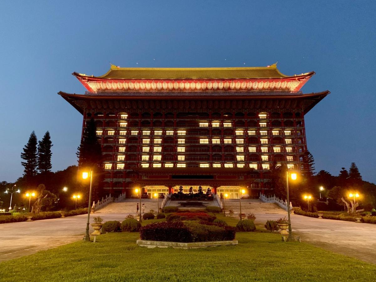 The Grand Hotel Taipei Exterior foto The Grand Hotel, Taipei
