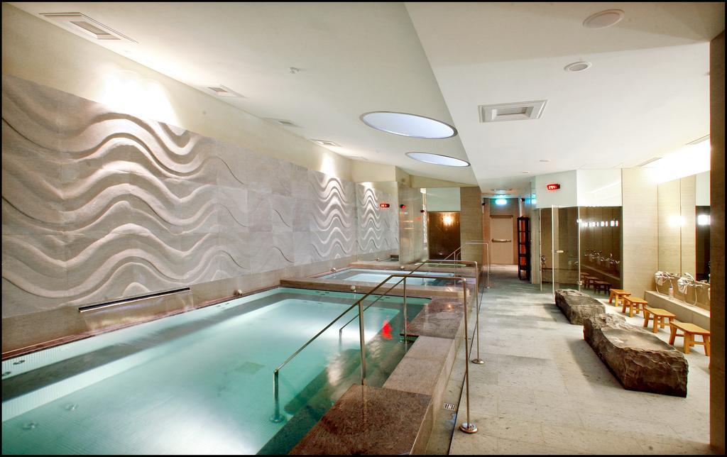 The Grand Hotel Taipei Exterior foto The spa at The Westin