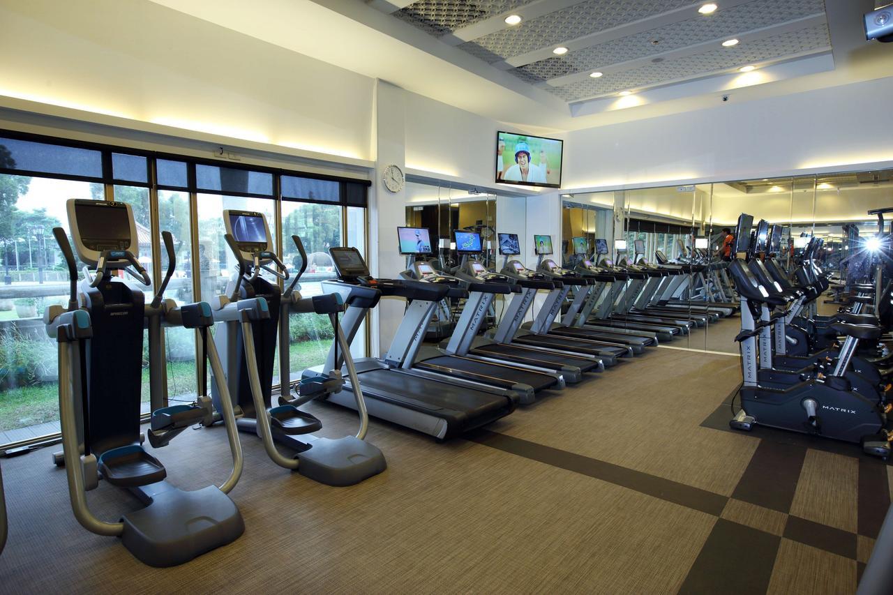 The Grand Hotel Taipei Exterior foto The gym at the hotel